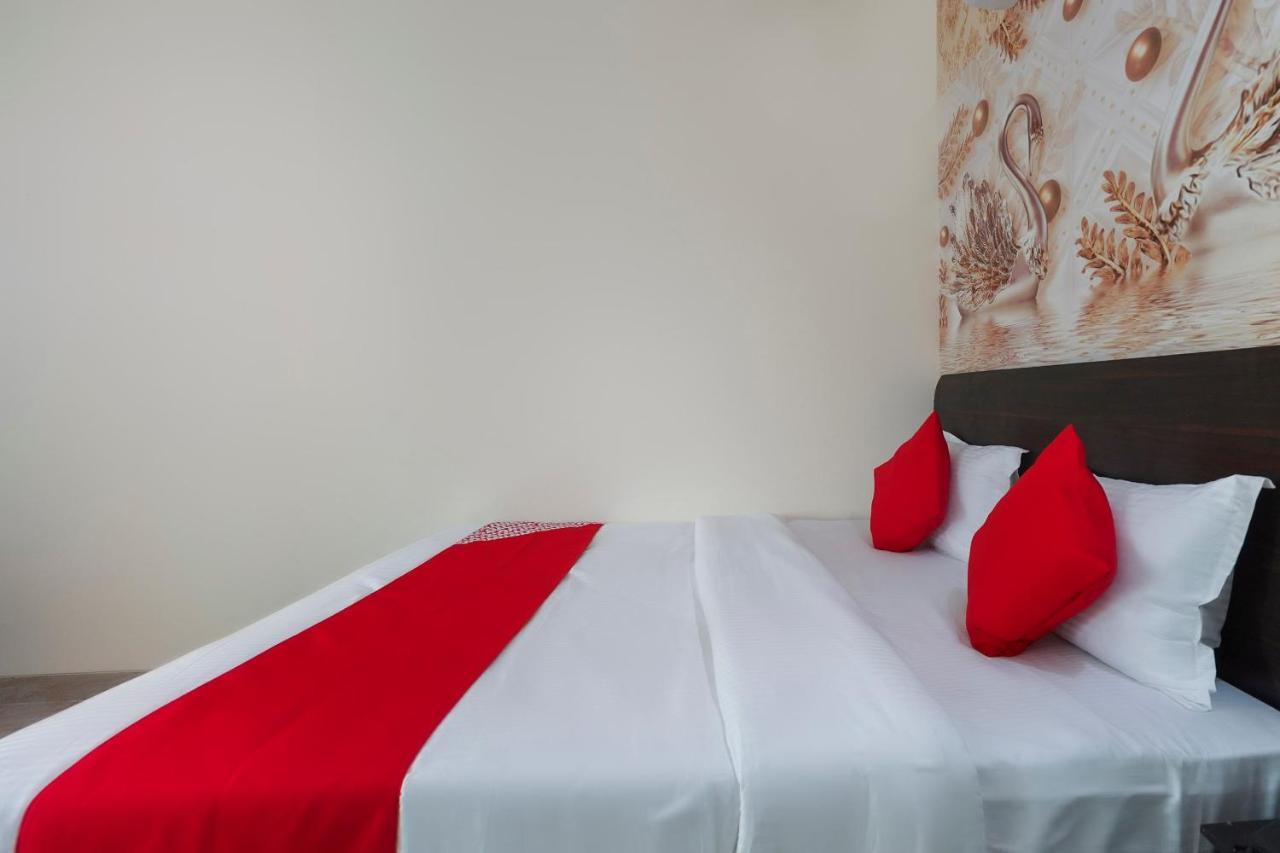 Oyo Flagship 68474 Hotel Viraj プネ エクステリア 写真
