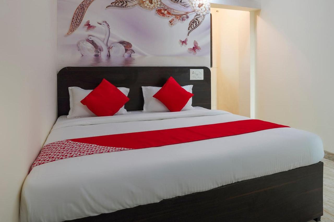 Oyo Flagship 68474 Hotel Viraj プネ エクステリア 写真