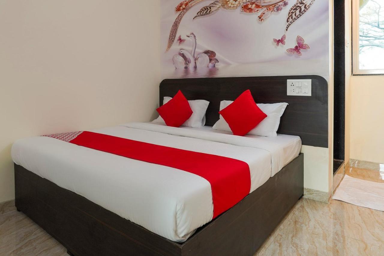 Oyo Flagship 68474 Hotel Viraj プネ エクステリア 写真