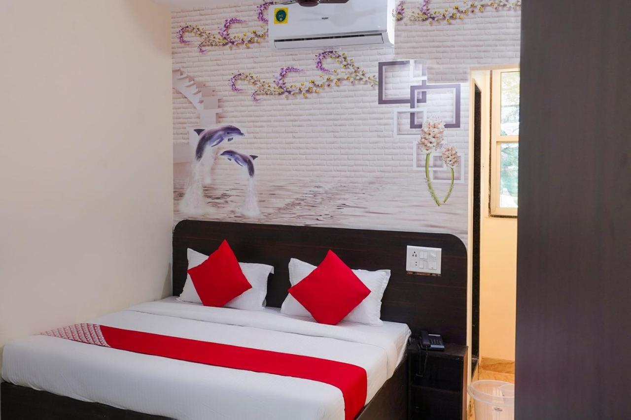 Oyo Flagship 68474 Hotel Viraj プネ エクステリア 写真